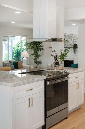 569 Crestmont Dr, Oakland CA 94619-2300 exterior