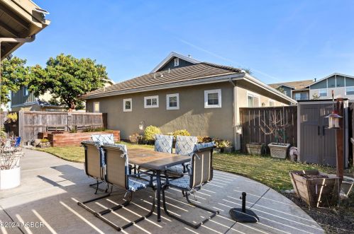 1632 Chianti Ln, Santa Maria CA  93458-6325 exterior