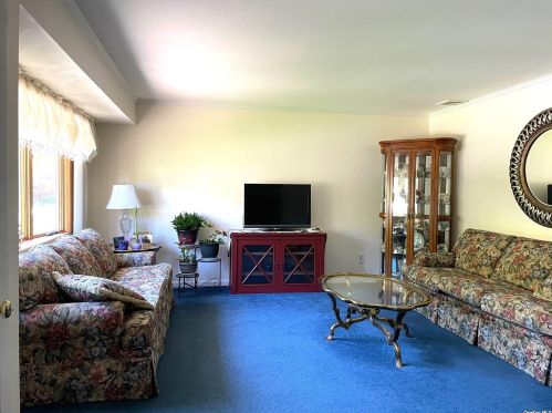 62 Selden Blvd, South Setauket, NY 11720-3312