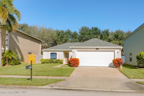 4006 Four Lakes Dr, Melbourne, FL 32940-1217