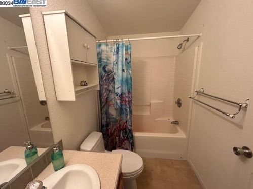 176 Harbor Dr, Daly City CA  94014-2829 exterior