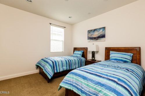 3947 Hemlock St, Oxnard CA  93035-1427 exterior