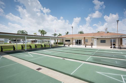 4104 Sandpine Cir, Boynton Beach FL  33436-2660 exterior