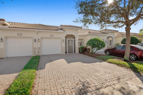 2400 Windjammer Way, West Palm Beach, FL 33411-1814