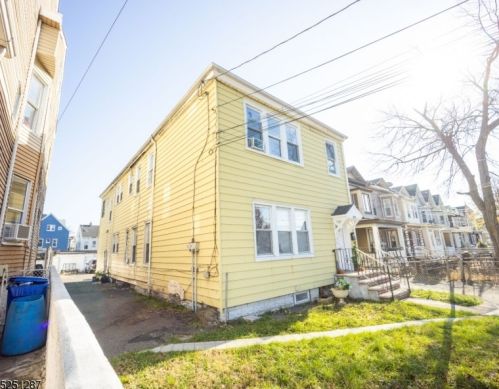 869 Madison Ave, Paterson, NJ 07501-3120