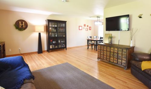 720 Sweetbriar Dr, Waukesha WI  53186-6717 exterior