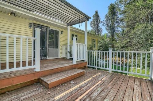 3 Alvin Ct, Poughkeepsie NY  12603-6126 exterior