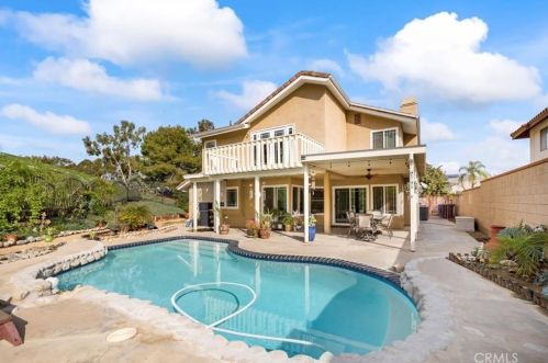16693 Lake Knoll Pkwy, Riverside, CA 92503-6503