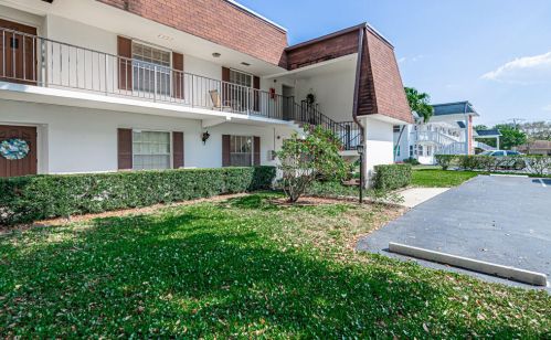 10040 Meridian Way, West Palm Beach, FL 33410-5010