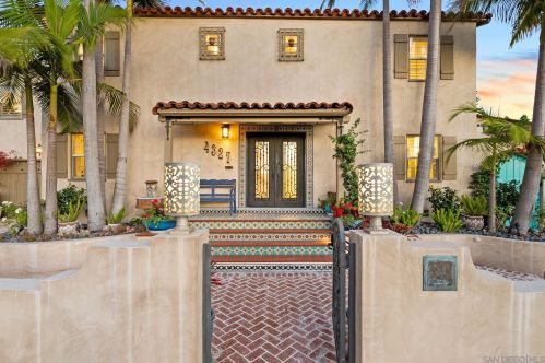 4327 Talmadge Dr, San Diego, CA 92116-2526
