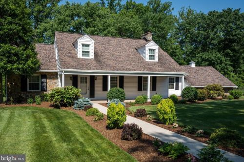 7 Harlech Dr, Wilmington, DE 19807-2507