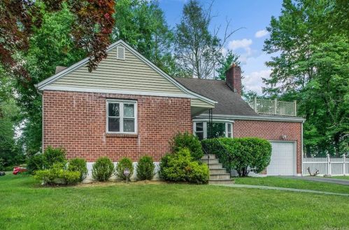 50 Abingdon Ln, Scarsdale NY  10583-6649 exterior
