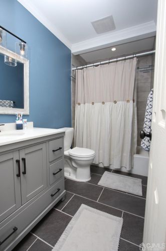 42 Front Ct, Old Bridge NJ  08857-1943 exterior