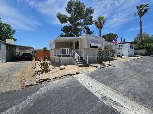 10888 West Dr, Morongo Valley, CA 92256-9263