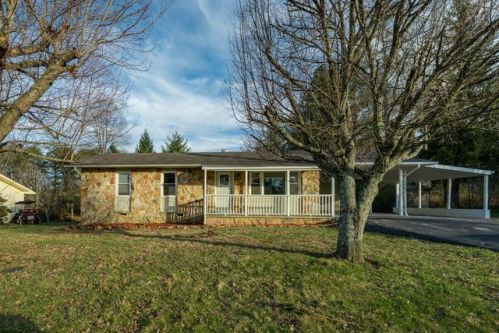 568 Hillcrest Dr, Crossville, TN 38555-8702