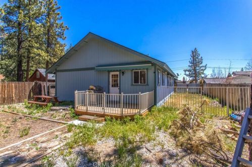 901 Myrtle Ave, Big Bear City CA  92314-9790 exterior