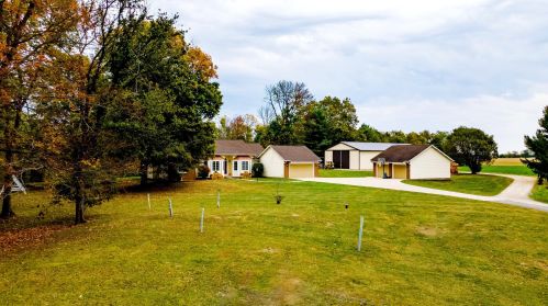 5985 Creek Rd, Washington Ch OH  43160-9726 exterior