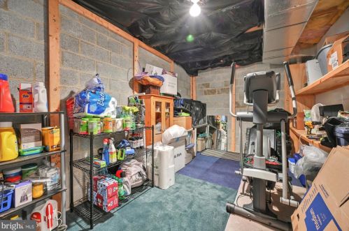 28 Deep Holw Ln, Lancaster PA  17603-7418 exterior