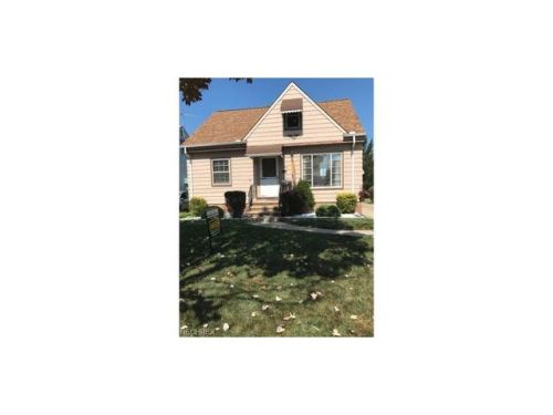 7526 Glencoe Ave, Cleveland, OH 44144-3224