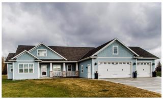 13525 Laurel Ln, Thiensville, WI 53097-2427