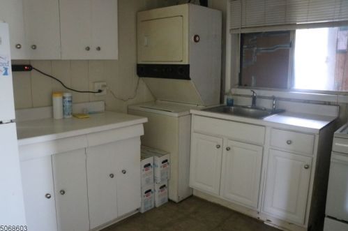 63 Lake Shore Dr, Sparta NJ  07871-3825 exterior