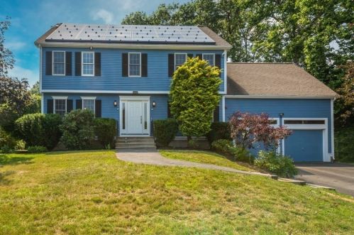 18 Donovan Dr, Framingham, MA 01701-3113