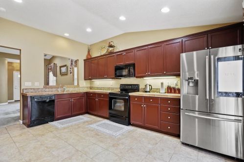 3213 Dewar Ln, Turlock CA  95382-9672 exterior