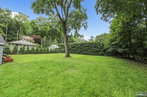 12 Pawnee Ave, Oakland NJ  07436-3019 exterior