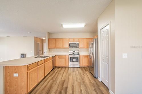 200 Albany Dr, Kissimmee FL 34758-2204 exterior