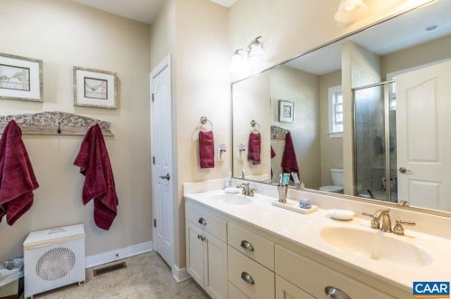 10 Mulligan Dr, Bybee VA  22963-2560 exterior