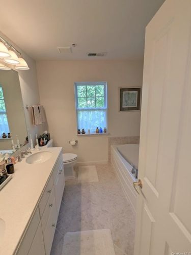 623 Viewpoint Ter, Peekskill NY  10566-6210 exterior