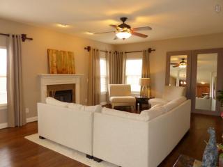163 Grove Ln, Hendersonville, TN 37075-7006