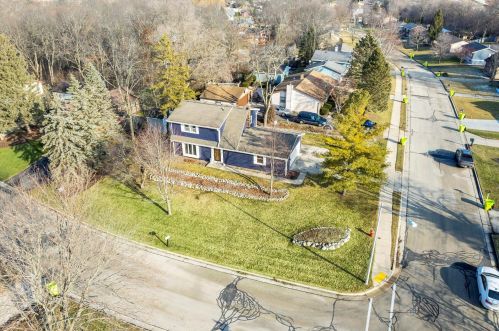272 Hickory Ct, Chenequa, WI 53029-1306