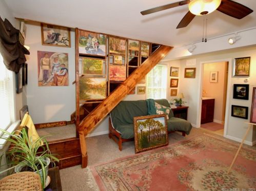 310 Main St, Wallingford CT  06492-2232 exterior