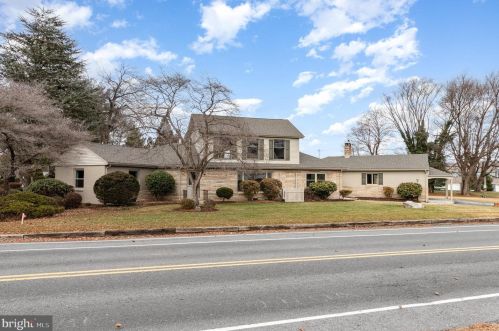 122 Woods Dr, Navy Sup Dpt, PA 17050-2749