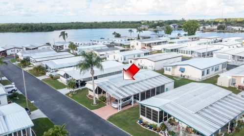 2033 Maui Dr, Tarpon Springs, FL 34691-3619