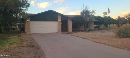 4814 Country Gables Dr, Glendale, AZ 85306-3512