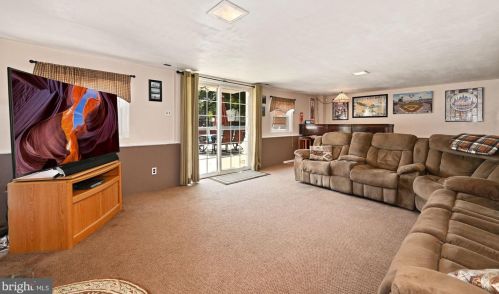 210 Wayne Dr, Riverton NJ  08077-3843 exterior