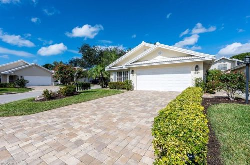 1559 Weybridge Cir, Naples, FL 34110-1097
