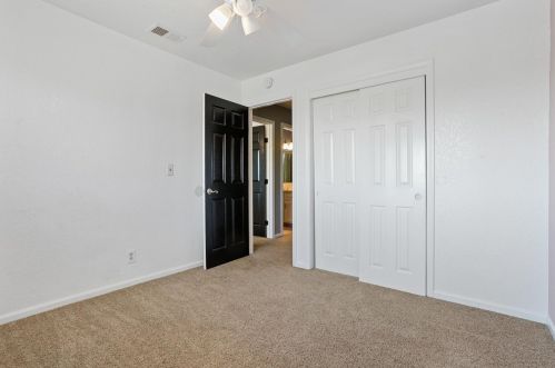 696 Tahoe St, Manteca CA  95337-6853 exterior