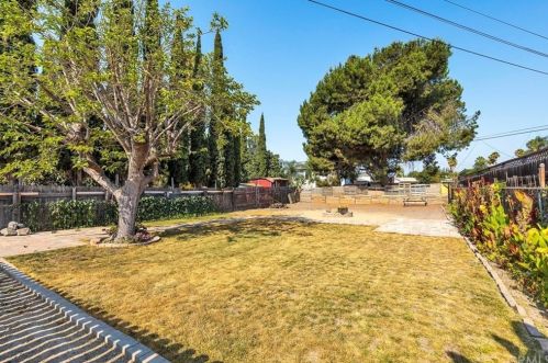 5551 Fullerton Ave, Buena Park CA  90621-1913 exterior