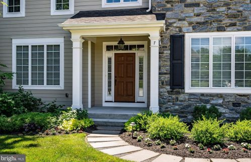 7 Fallbrook Ln, Glen Mills, PA 19342-1677