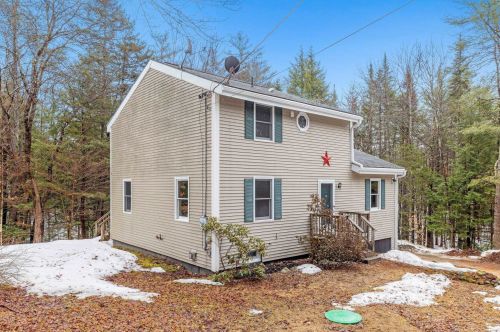 12 Barry Highlands Rd, Danbury NH  03230-4700 exterior