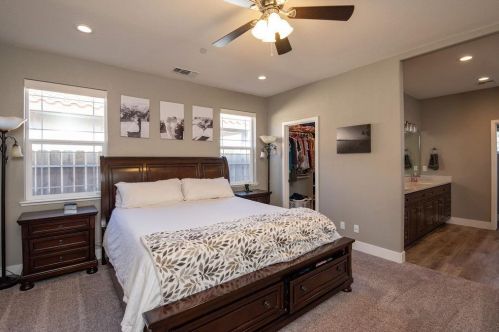 2440 Greenboro St, Turlock CA  95382-1433 exterior
