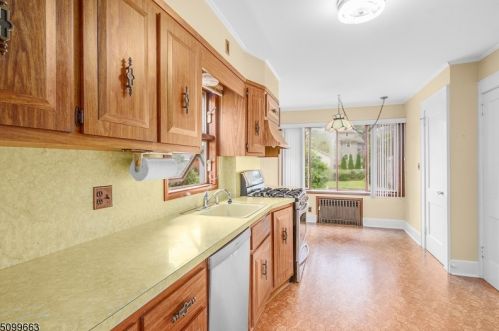 23 Stanford Pl, Montclair NJ  07042-5009 exterior