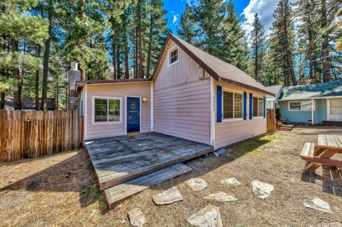 2902 Oakland Ave, South Lake Tahoe CA  96150-7843 exterior