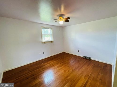 2879 Perkiomenville Rd, Harleysville PA  19438-1343 exterior