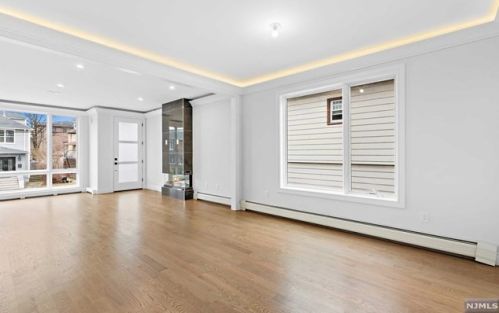 59 Lawton Ave, Cliffside Park NJ  07010-3023 exterior