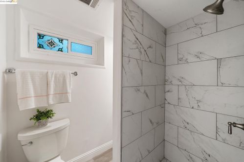 28 Camino Encinas, Orinda CA  94563-3335 exterior