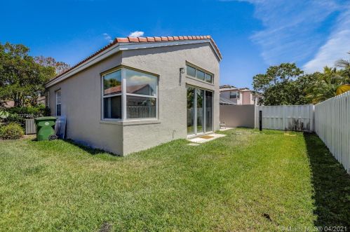 15726 16 Ct, Hollywood FL 33026-0509 exterior